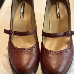 Bandolino brown leather Mary Jane shoes